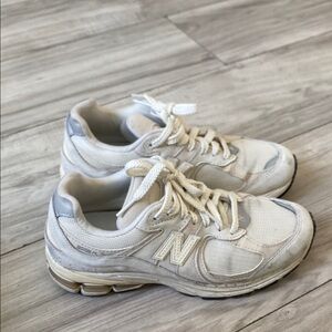 New balance 2002r size 7